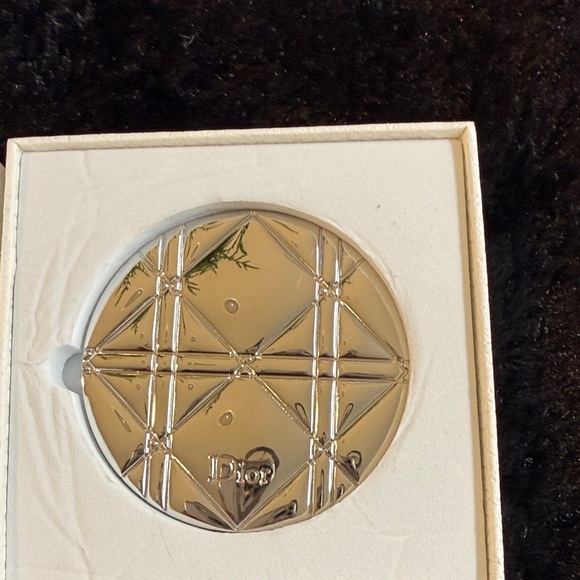 Dior Silver Compact Mirror with Textured Design - Picture 4 of 4
